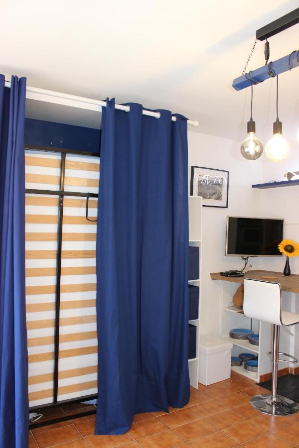Luxury 4 Bed Apartment On Coastal Footpath At Cap Ras Llanca Exterior photo